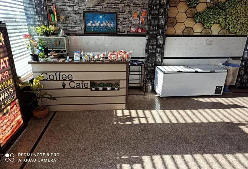 فندق Oyo Shree Ganpati Cafe & Restaurant