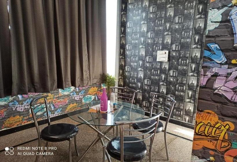 فندق Oyo Shree Ganpati Cafe & Restaurant