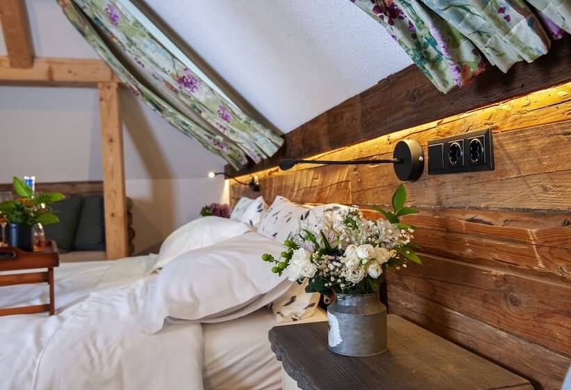 בית מלון כפרי Timian Chalet