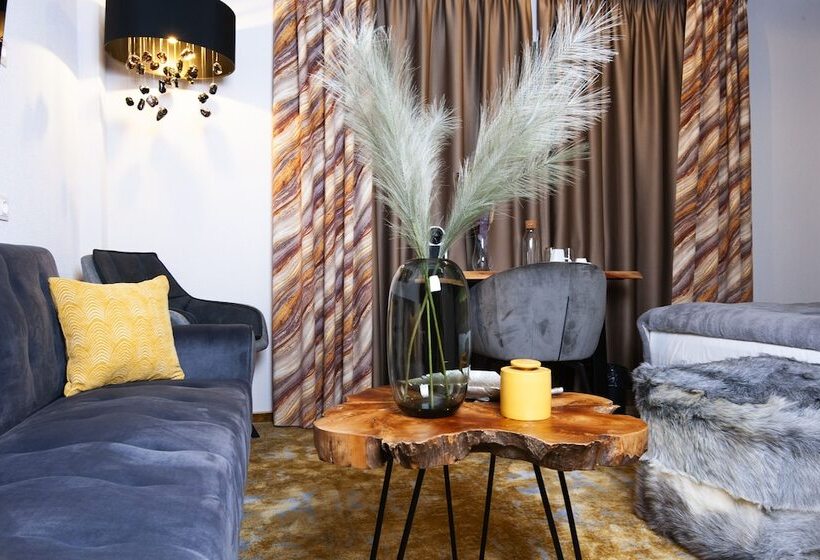 בית מלון כפרי Timian Chalet