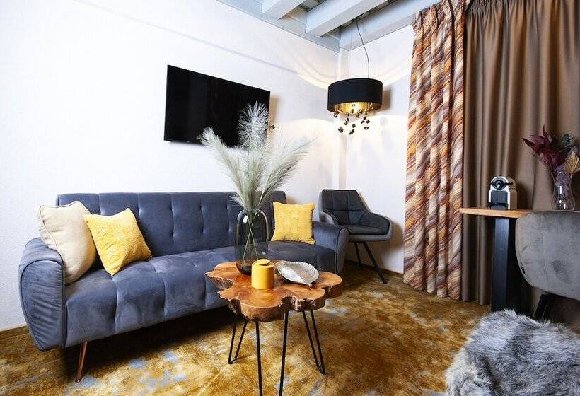 בית מלון כפרי Timian Chalet