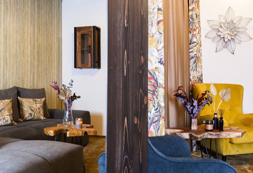 בית מלון כפרי Timian Chalet