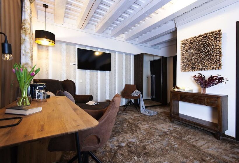 בית מלון כפרי Timian Chalet