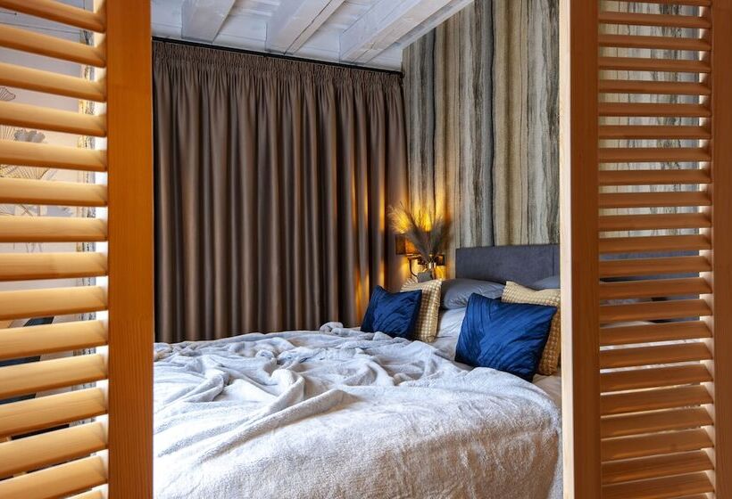 בית מלון כפרי Timian Chalet