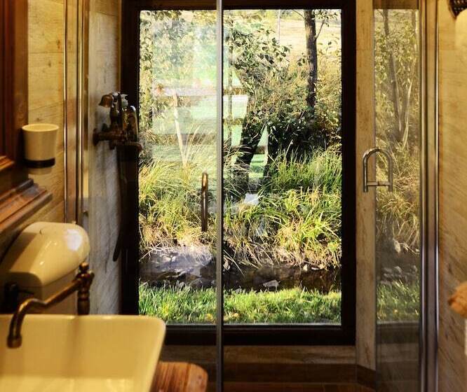 בית מלון כפרי Timian Chalet