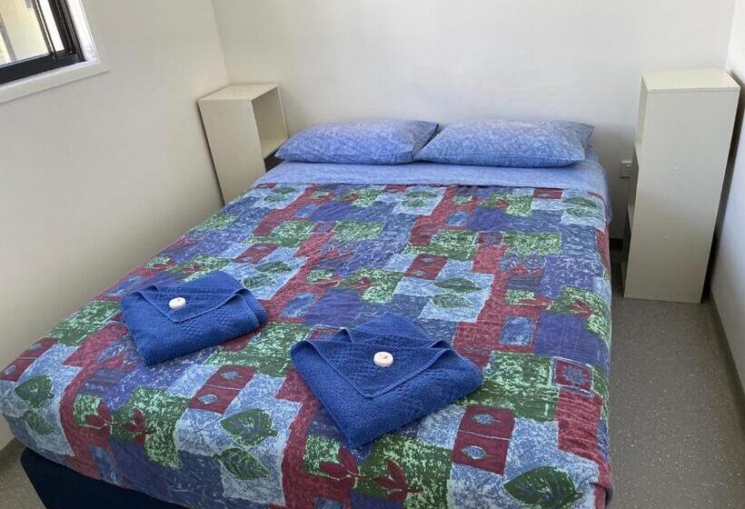 מוטל Premier Caravan Park