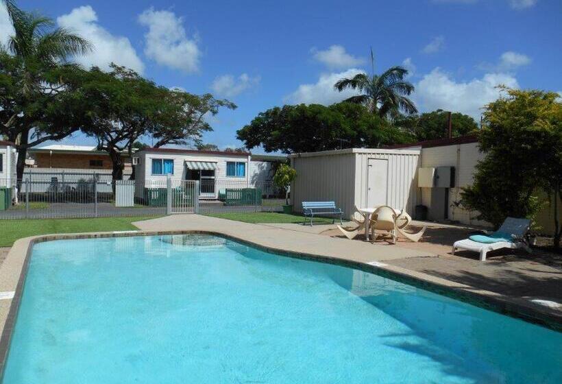 فندق على الطريق Premier Caravan Park