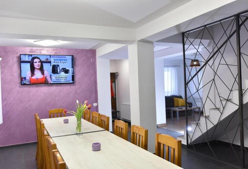 膳宿费 Casa Natalia Bușteni