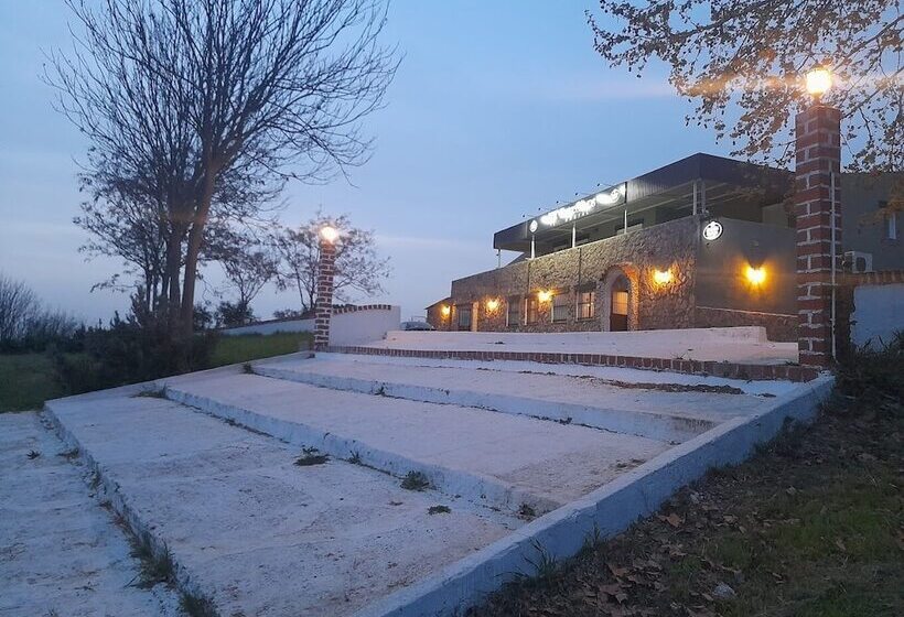 پانسیون Hostal Entreolivos