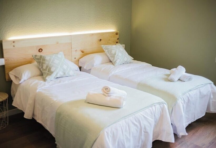 پانسیون Hostal Entreolivos