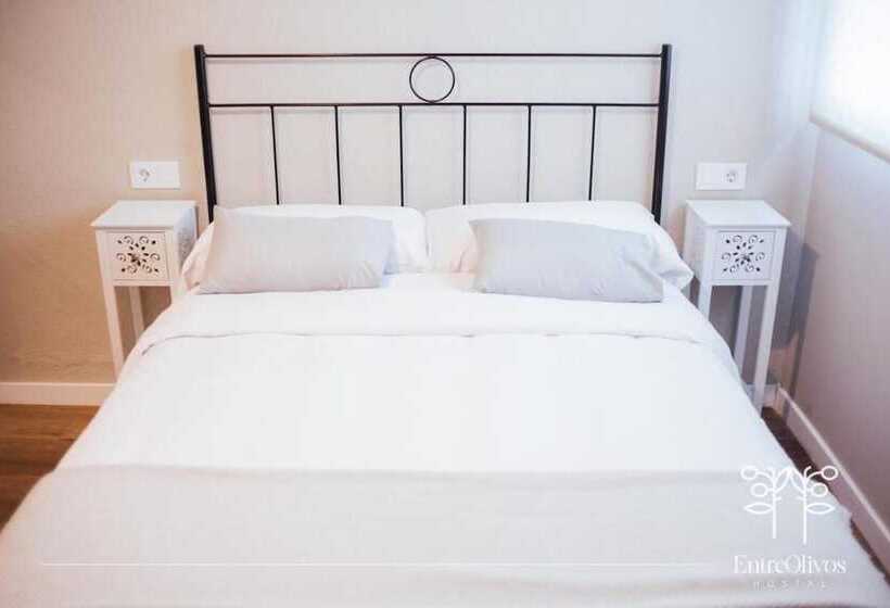 پانسیون Hostal Entreolivos