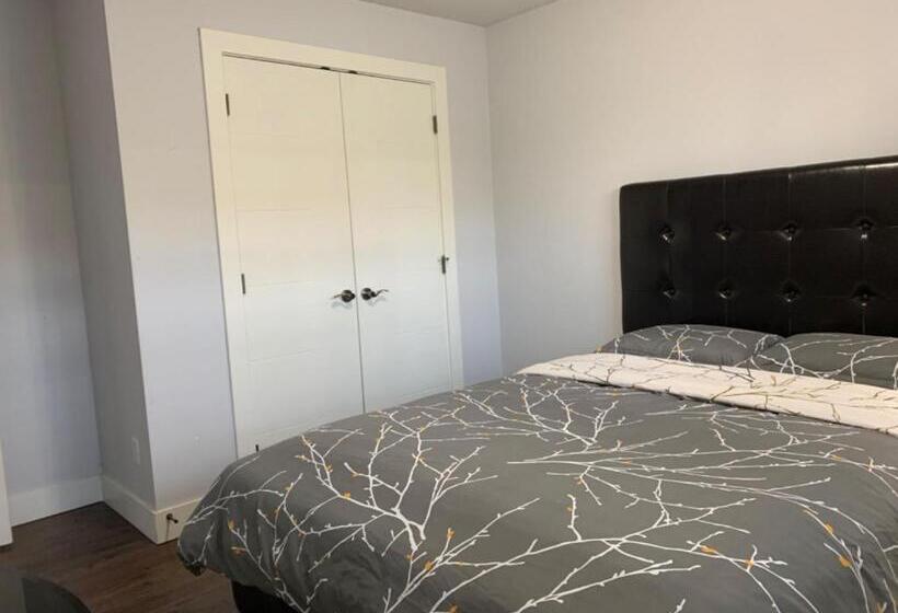 ペンション Spacious Burnaby Guest Home