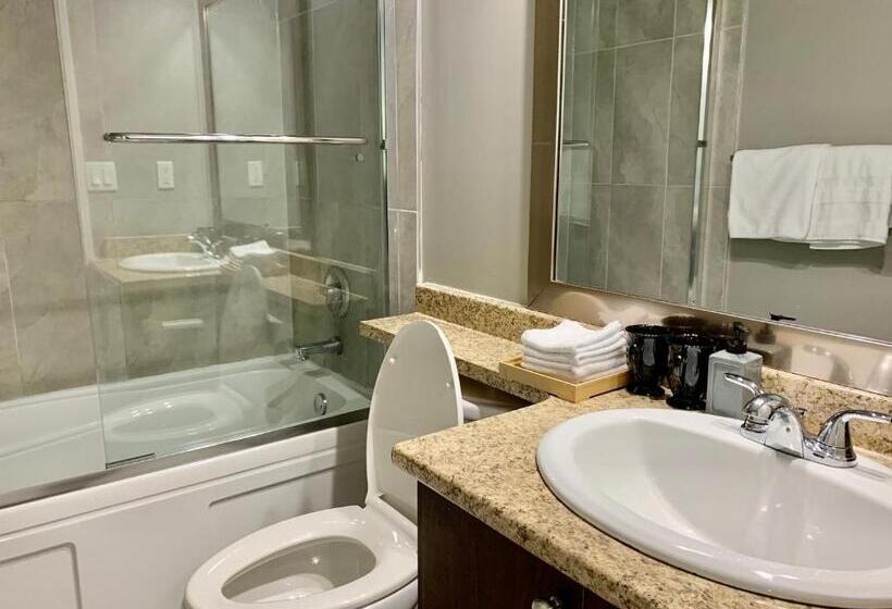 ペンション Spacious Burnaby Guest Home