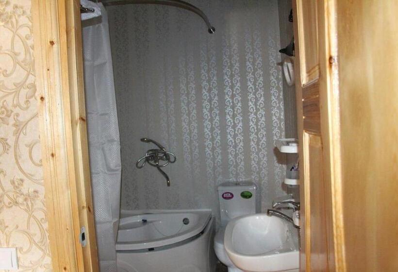 פנסיון Ulli Hovli