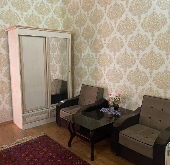 פנסיון Ulli Hovli