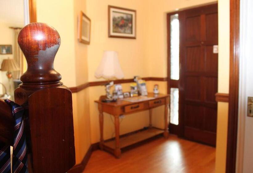 Gardenfield House Bed & Breakfast H91vh02