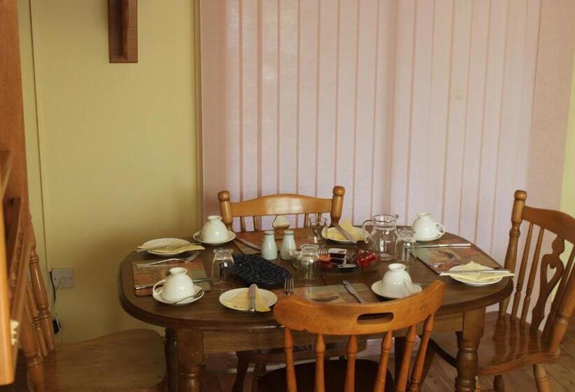 Gardenfield House Bed & Breakfast H91vh02