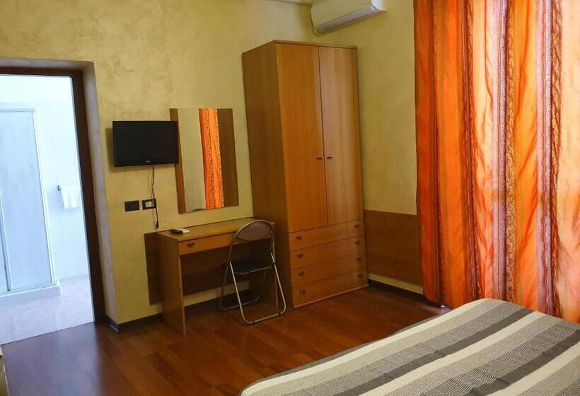 호텔 Albergo Leon D Oro