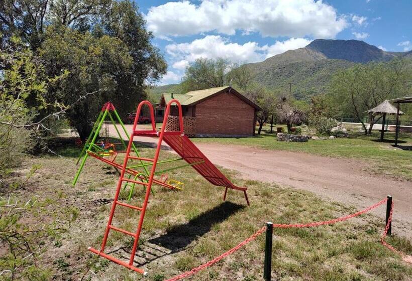 هتل Cabañas El Aguaribay