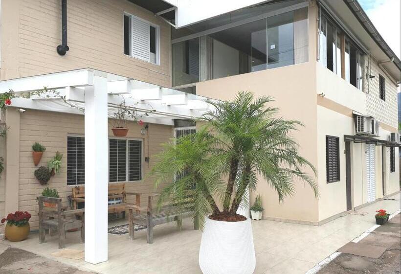 בית מלון כפרי Rizzi