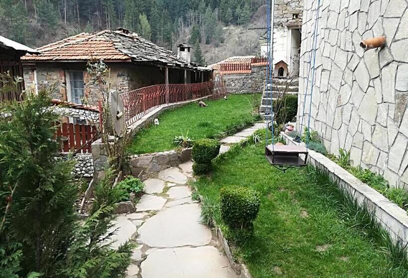 بنسيون Guest House Rosenovi