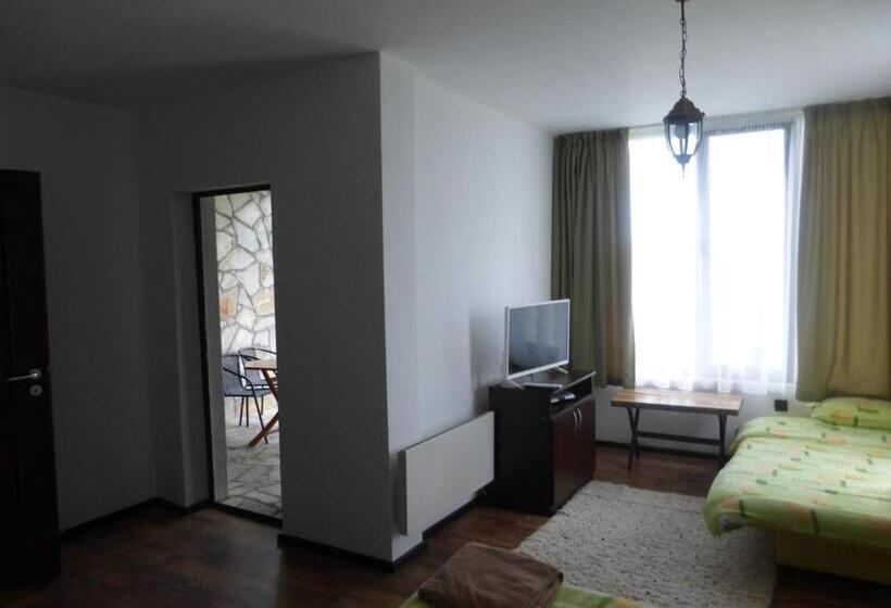 פנסיון Karadzhovata Kashta