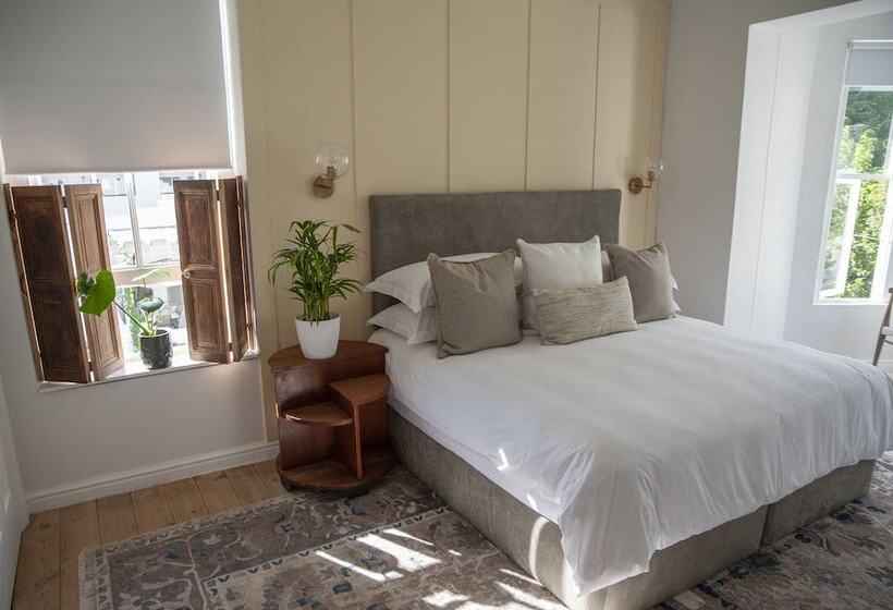 The Grand Hotel Robertson