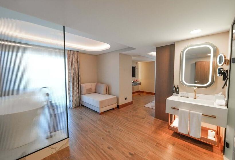 Boreas Hotel, Trademark Collection By Wyndham