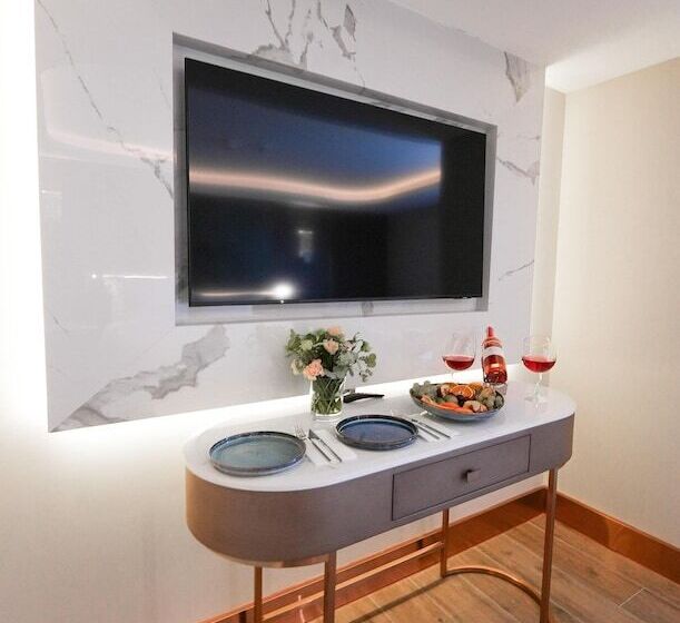 Boreas Hotel, Trademark Collection By Wyndham