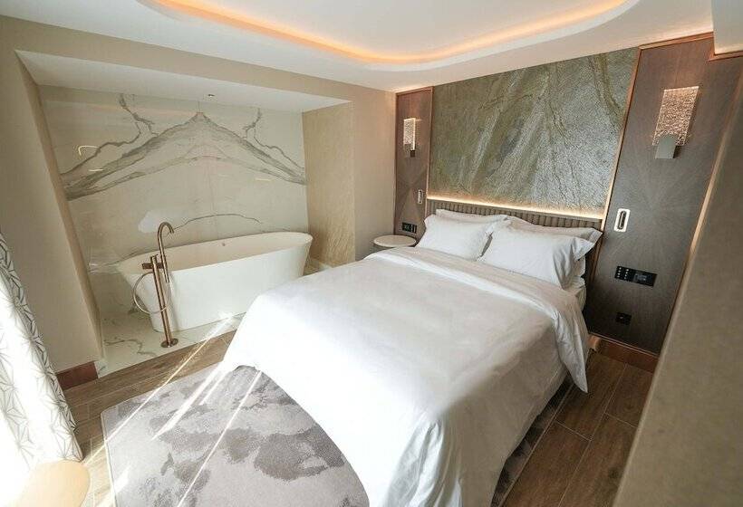 Boreas Hotel, Trademark Collection By Wyndham