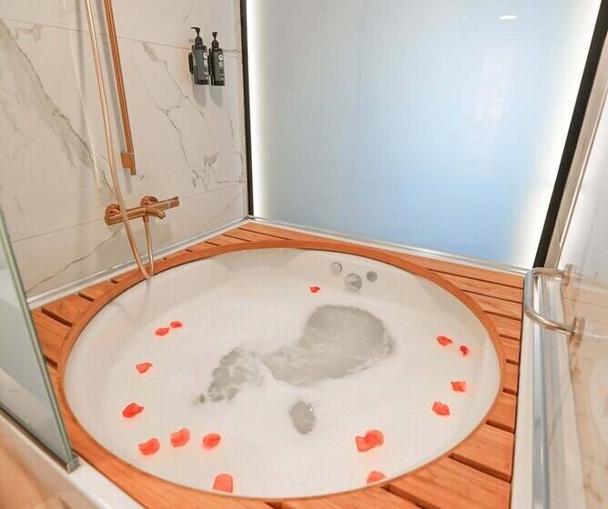 Boreas Hotel, Trademark Collection By Wyndham