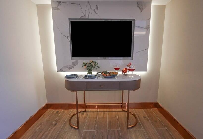 Boreas Hotel, Trademark Collection By Wyndham