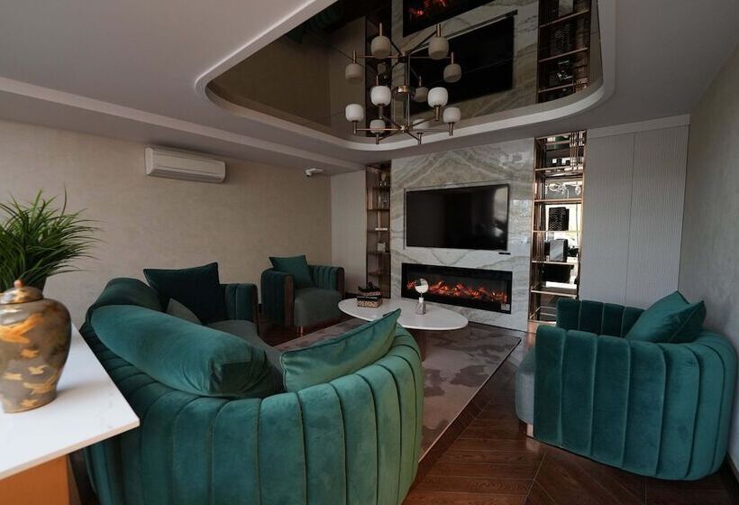 Boreas Hotel, Trademark Collection By Wyndham