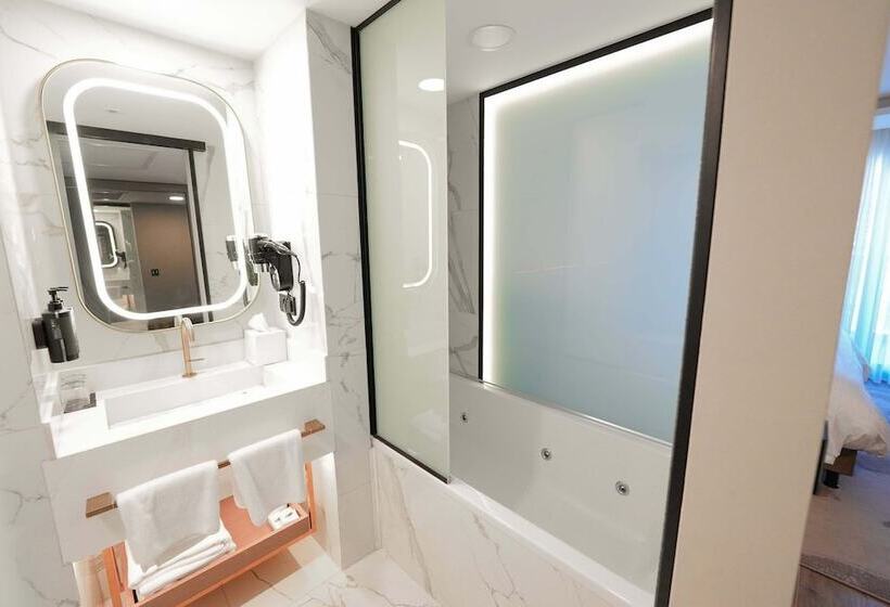 Boreas Hotel, Trademark Collection By Wyndham