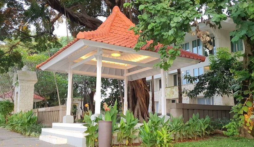 Отель Sheraton Jakarta Soekarno Hatta Airport