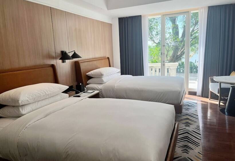 Отель Sheraton Jakarta Soekarno Hatta Airport