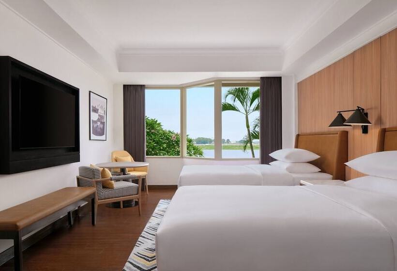 Отель Sheraton Jakarta Soekarno Hatta Airport