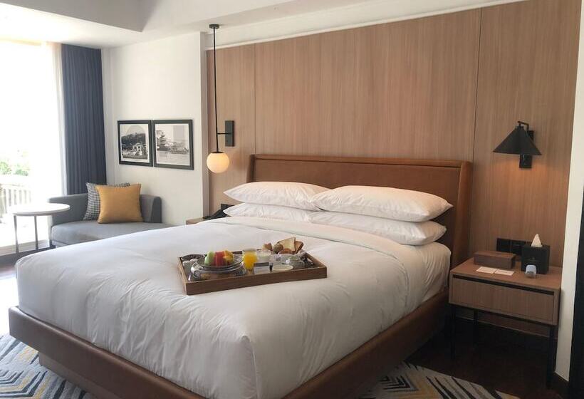 Отель Sheraton Jakarta Soekarno Hatta Airport