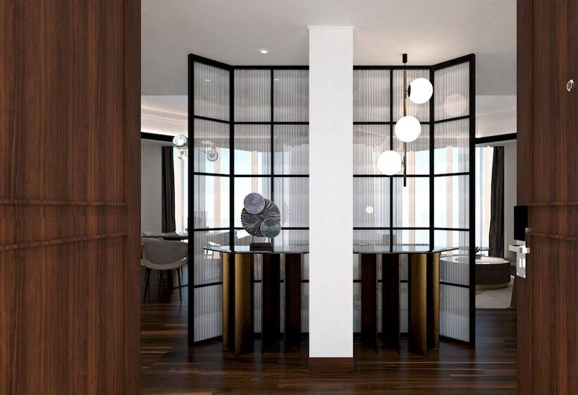 Отель Sheraton Jakarta Soekarno Hatta Airport