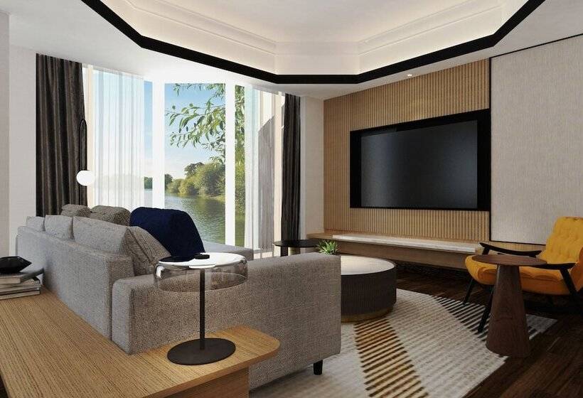 Отель Sheraton Jakarta Soekarno Hatta Airport