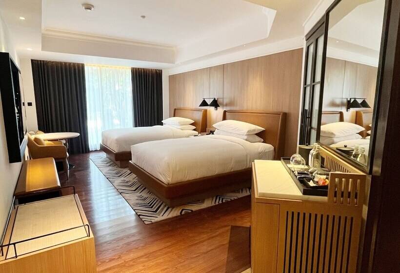 Отель Sheraton Jakarta Soekarno Hatta Airport