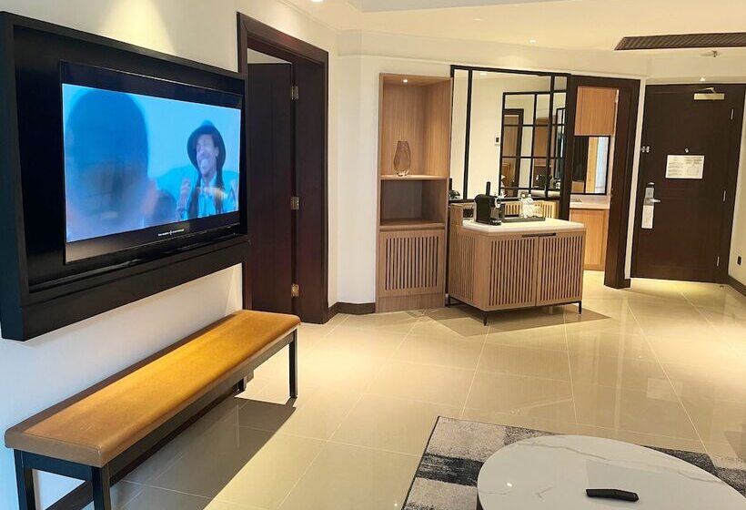 Отель Sheraton Jakarta Soekarno Hatta Airport