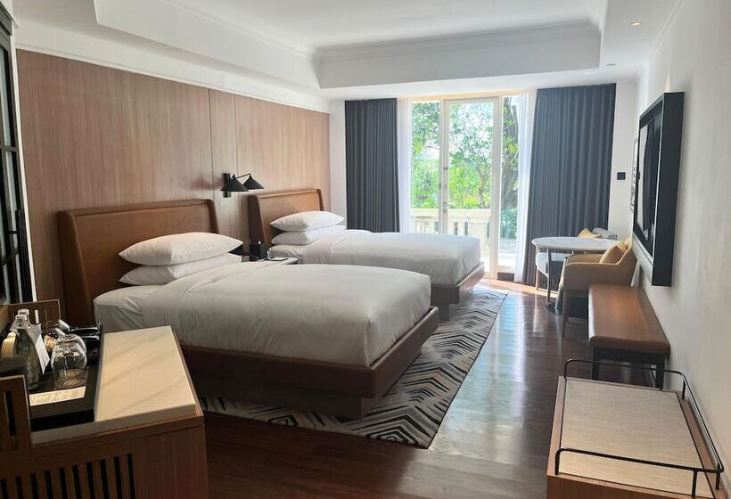 Отель Sheraton Jakarta Soekarno Hatta Airport