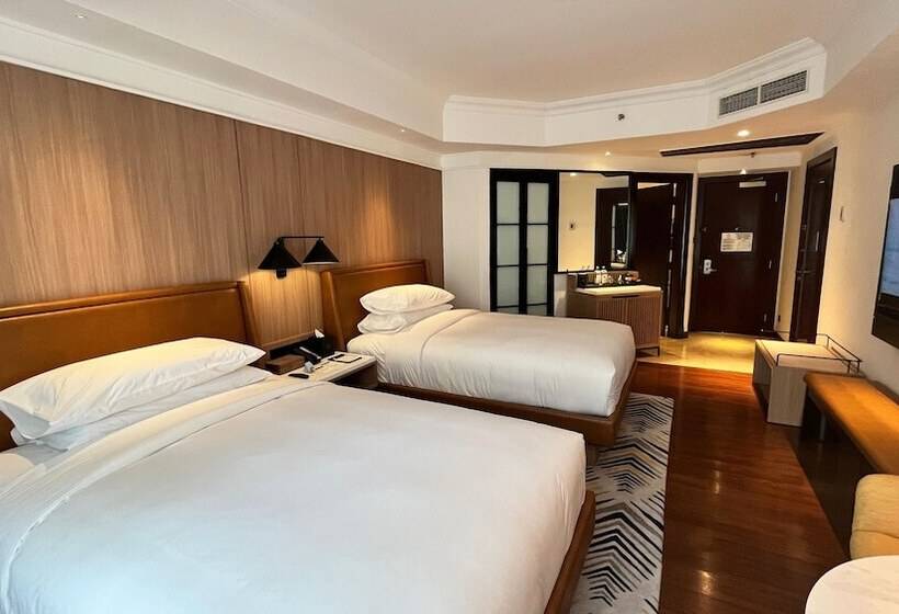 Отель Sheraton Jakarta Soekarno Hatta Airport