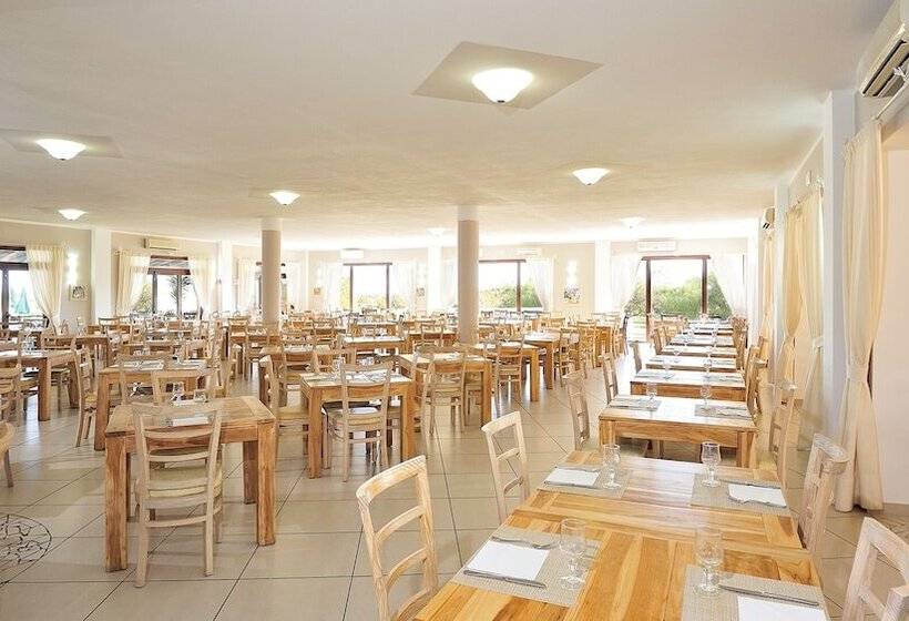 Отель Futura Club Cala Fiorita