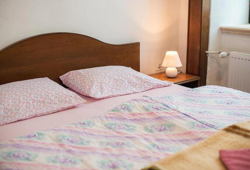 هاستل Cvet Gora  Camping, Glamping And Accomodations