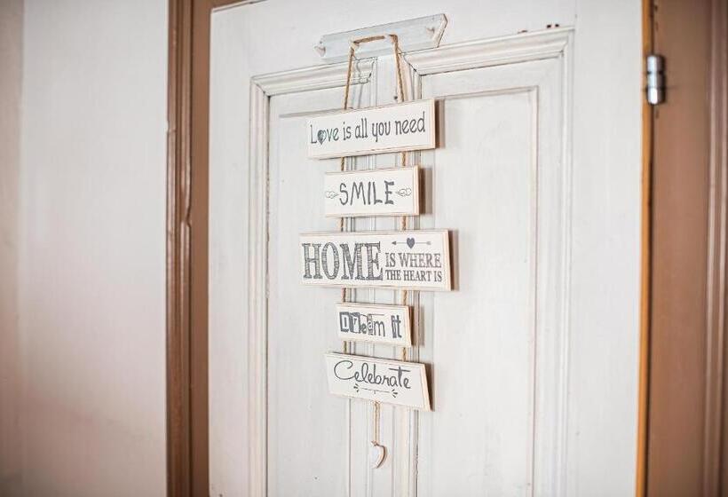 هاستل Cvet Gora  Camping, Glamping And Accomodations