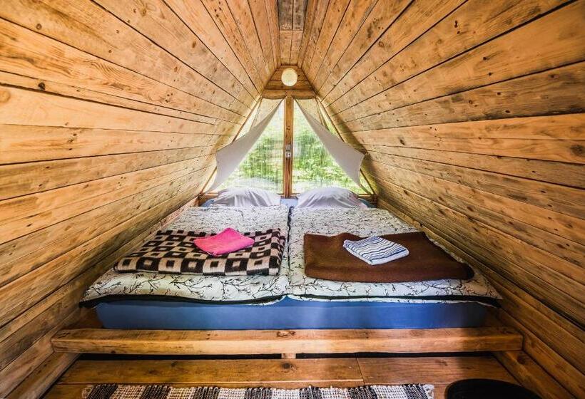 هاستل Cvet Gora  Camping, Glamping And Accomodations