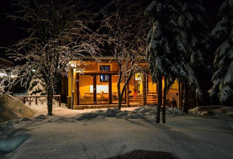 هاستل Cvet Gora  Camping, Glamping And Accomodations