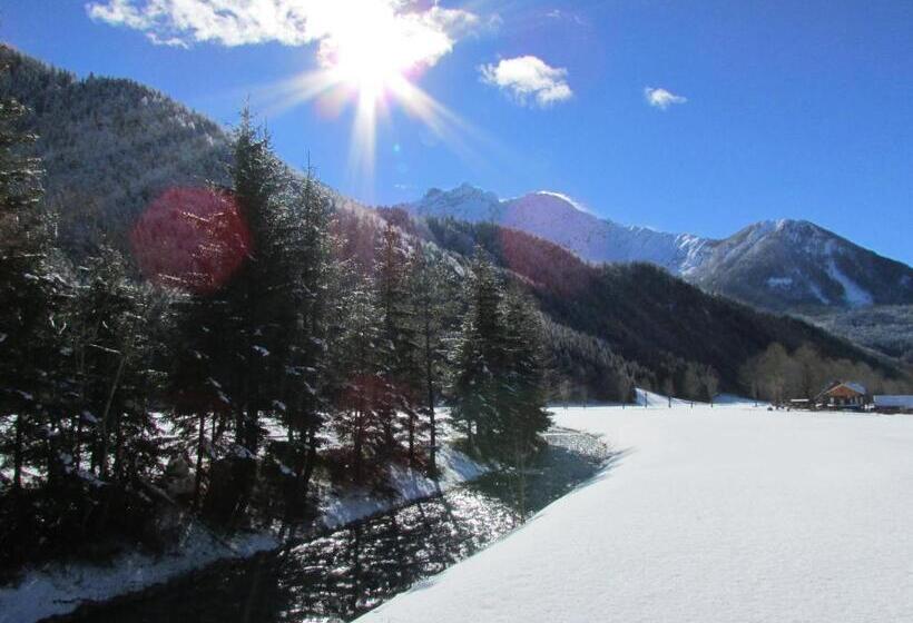 هاستل Cvet Gora  Camping, Glamping And Accomodations